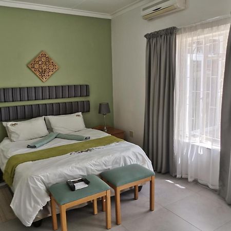 Guesthouse Terra Africa Windhoek Exteriör bild